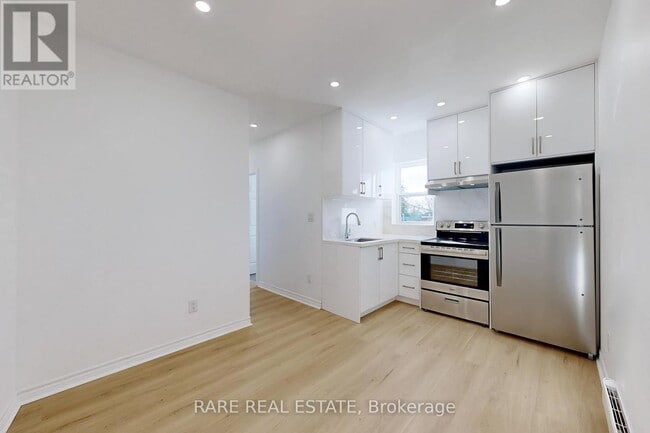 Building Photo - 167 Dynevor Rd