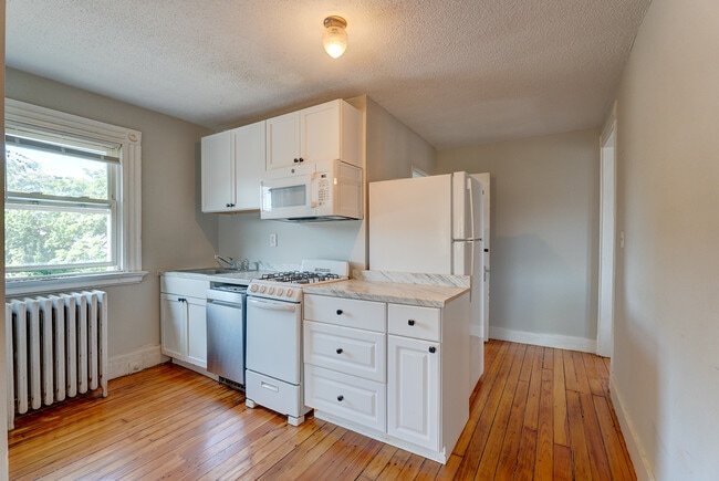 Building Photo - 65 Edgewood Ave