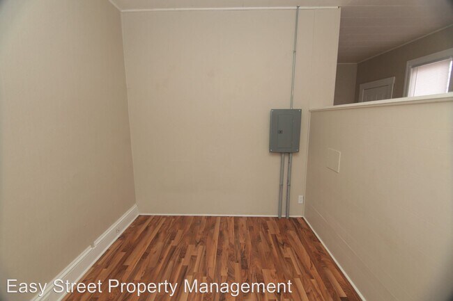 Building Photo - 1317 10th St