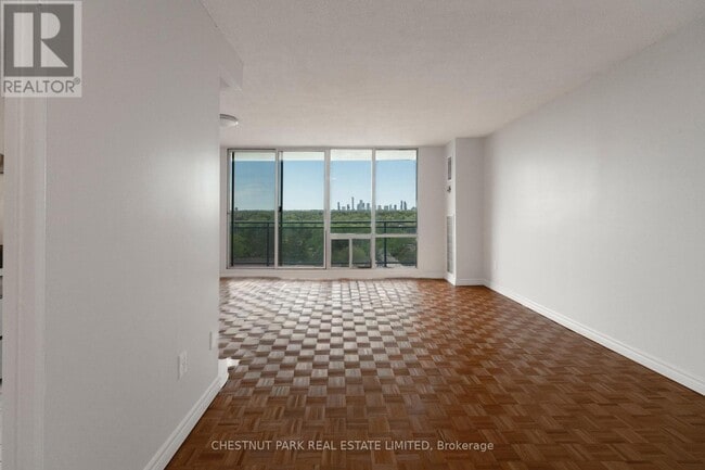 Building Photo - 150 Lakeshore Rd W
