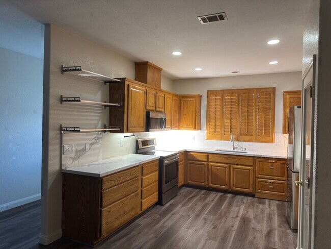 Foto del edificio - 767 Kingman Dr