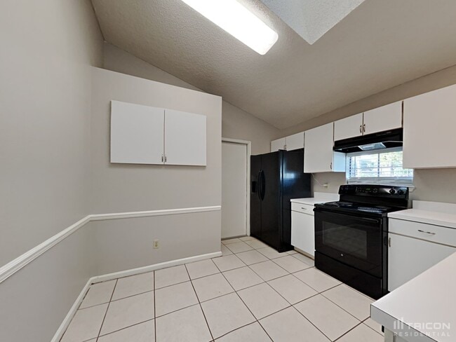 Building Photo - 71 Naugatuck Dr