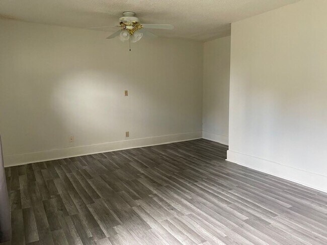 Foto del edificio - 312 N Division St.