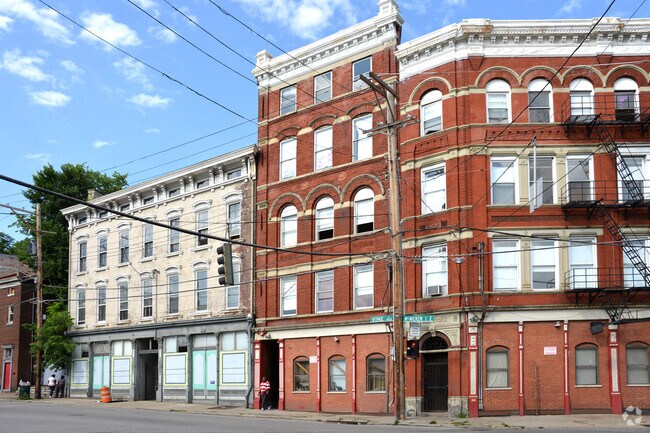 Building Photo - 1900 Vine St