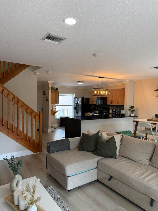 Foto del edificio - 1120 W Lakes Dr