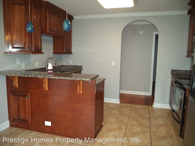 Building Photo - 3 br, 2 bath House - 107 Avalon