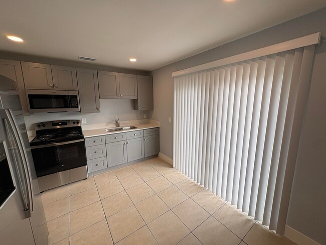 Foto del edificio - 4593 Coconut Rd