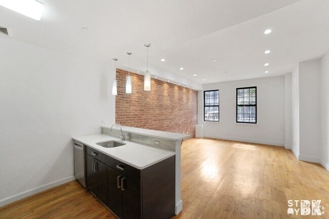Building Photo - 41 Lexington Ave