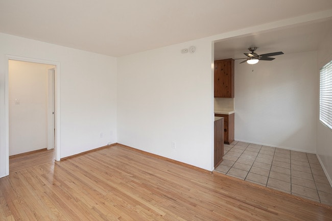 Building Photo - 1 BR with Parking and Utilities Included ~...