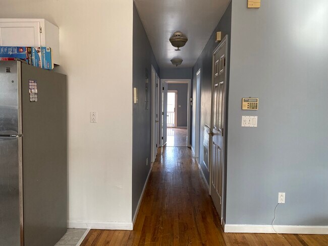 Building Photo - 134 Laidlaw Ave