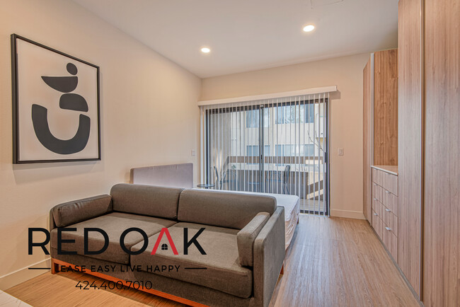 Foto del edificio - ~2 Months FREE~ Private Suite with Balcony...