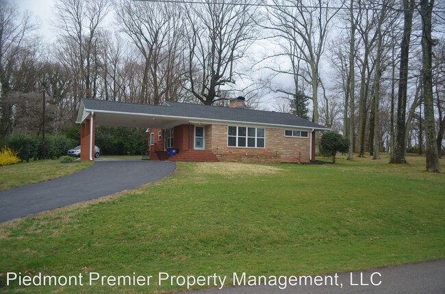 Building Photo - 2 br, 2 bath House - 1215 Twin Oak Drive