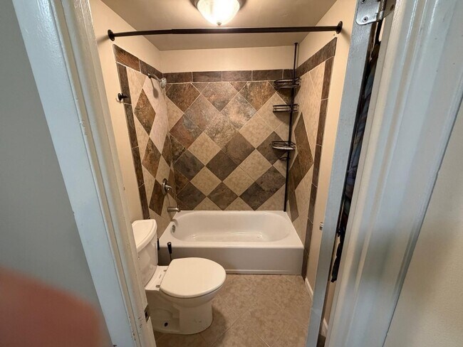 Foto del edificio - 8 Fireside Ct