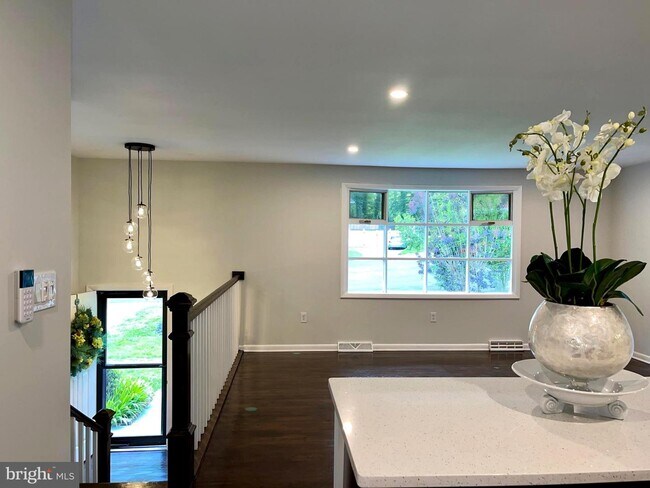 Building Photo - 1602 Robin Ct