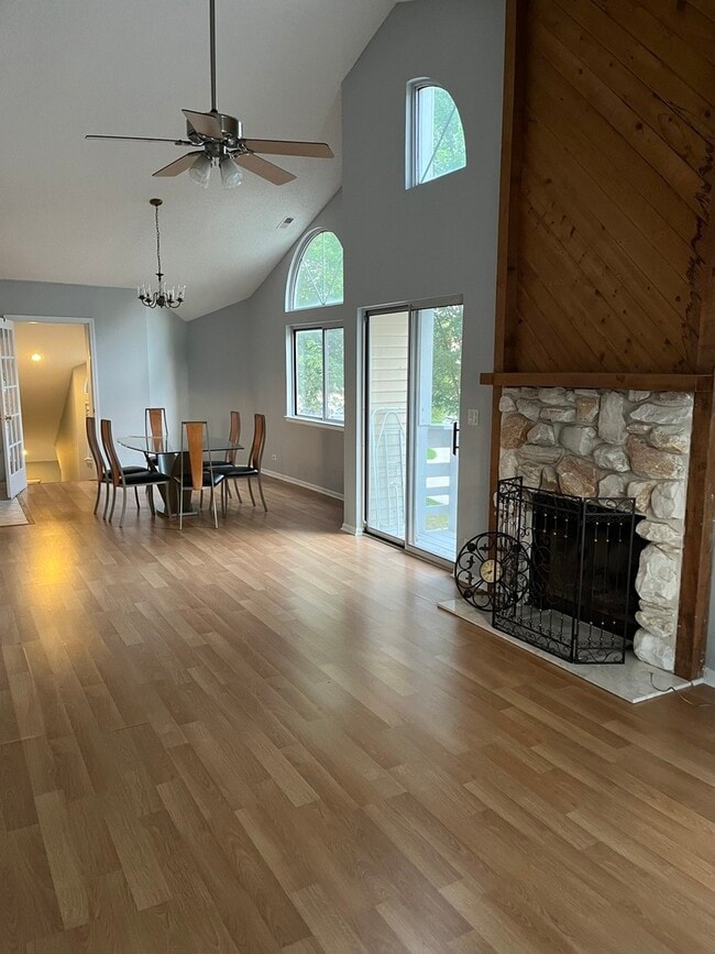 Building Photo - 1272 Ranchview Ct