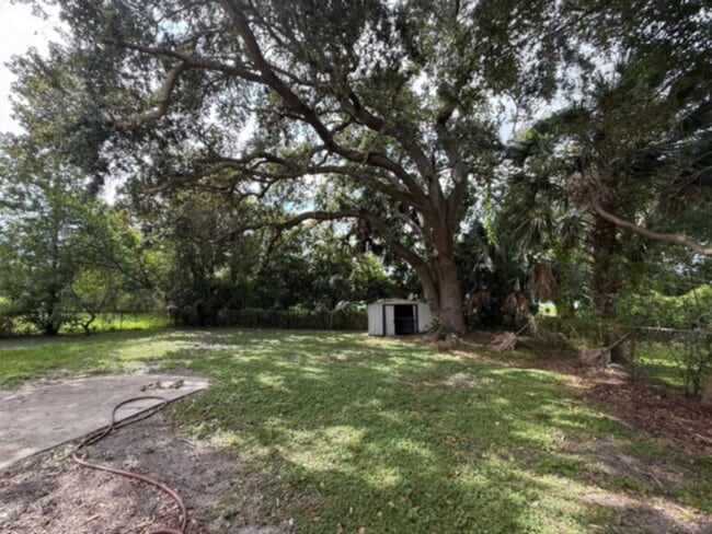 Foto del edificio - Great Value for 3 Bedroom with Large Fence...