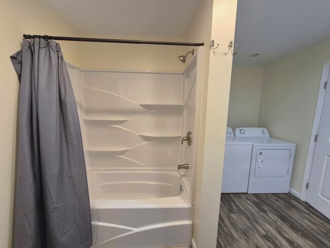 Foto del edificio - 4613 Bear Path Rd