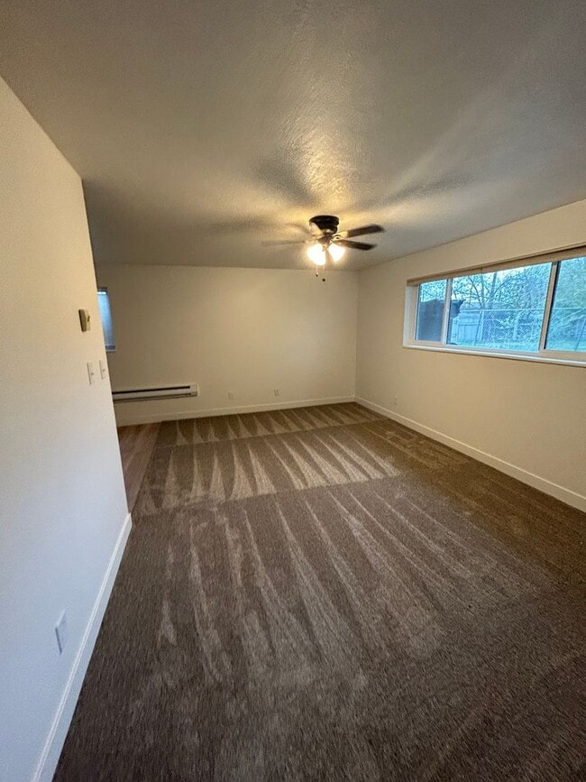 Building Photo - 236 S 200 E