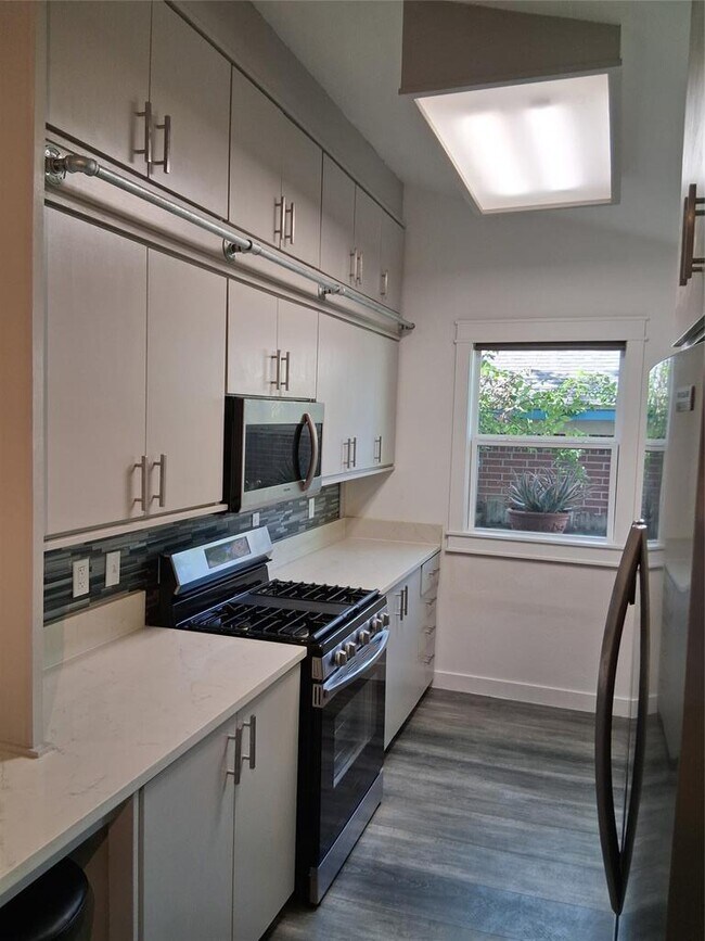 Foto del edificio - 8904 Linton Dr