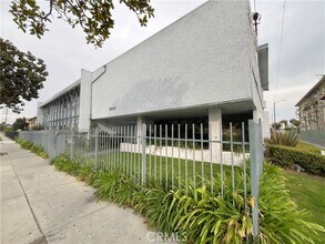 Building Photo - 12926 Doty Ave