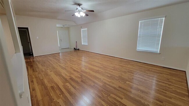 Foto del edificio - 13422 High Banks Ln