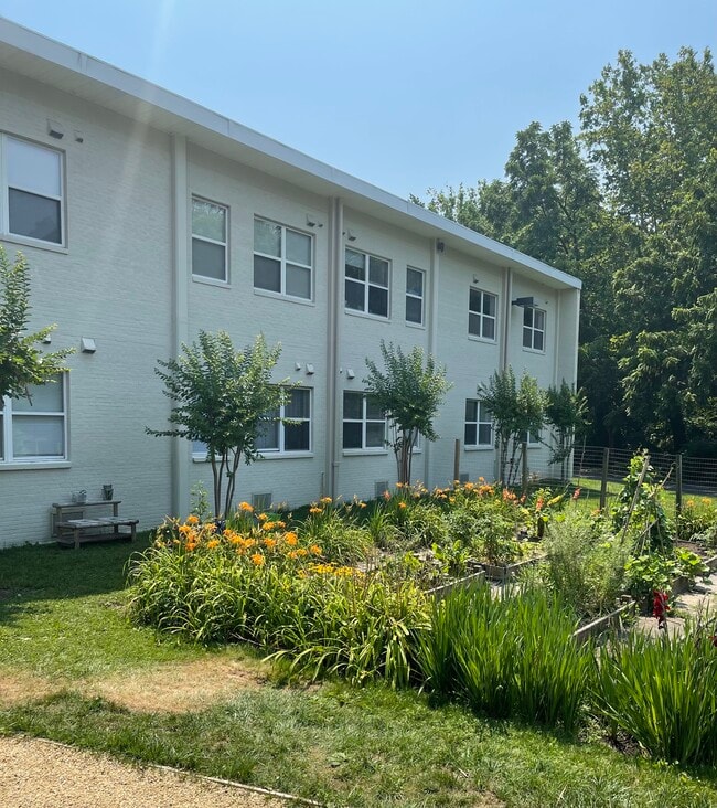 Building Photo - Crossway Community