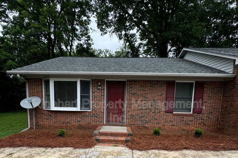 Foto principal - 1150 McKinnon Dr