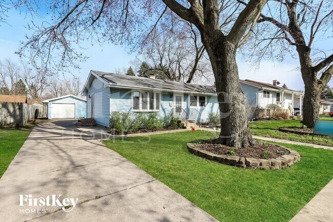 Building Photo - 605 N Rosedale Ave
