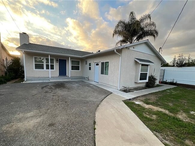 Building Photo - 6949 Rhea Ave