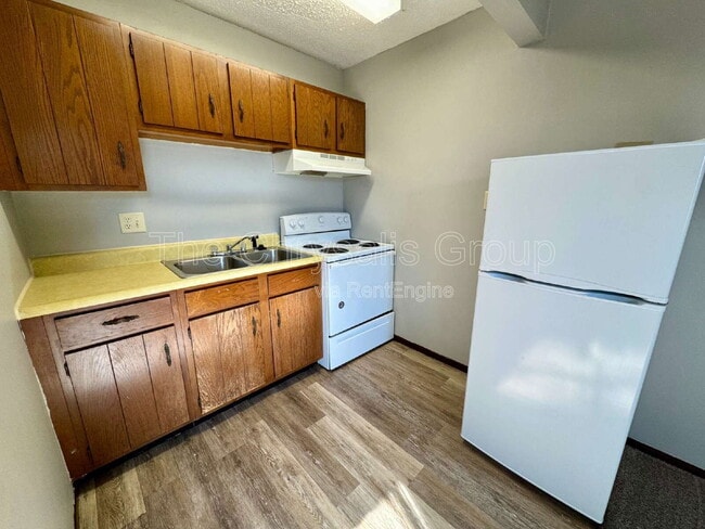 Foto del edificio - 2402 Marquette Rd