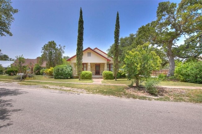 Foto del edificio - 330 Hopewell Rd