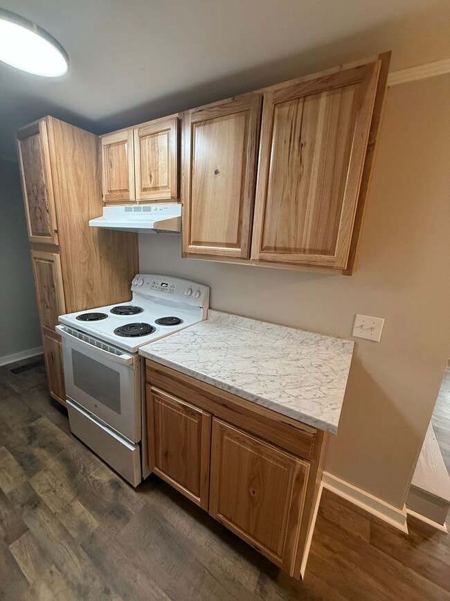 Building Photo - 2 Bed 1 Bath House