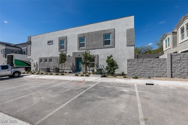 Building Photo - 6229 Mangler St