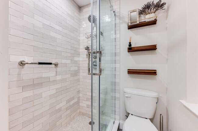 Building Photo - Super convenient location! Coolidge Corner! Beautifully renovated 1BR condo in the heart of Fenway!