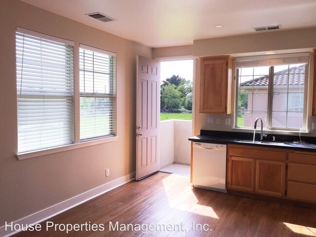 Building Photo - 1438 Trombetta St