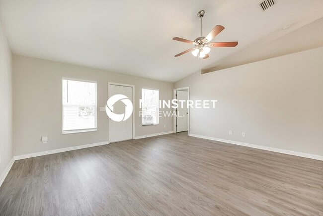 Building Photo - 3 Bedroom Pet-Friendly Home in North Port,...