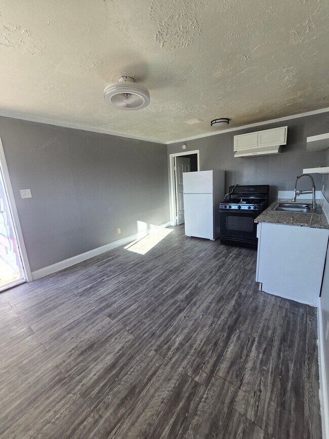 Foto del edificio - 4820 Oak Ave