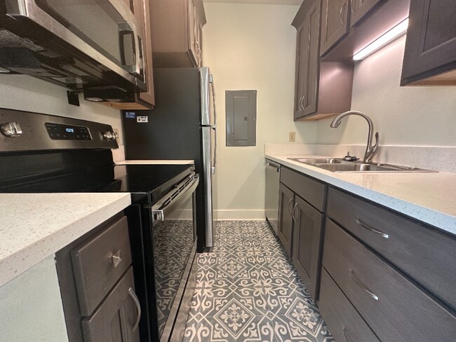 Foto del edificio - 515 E 8th St