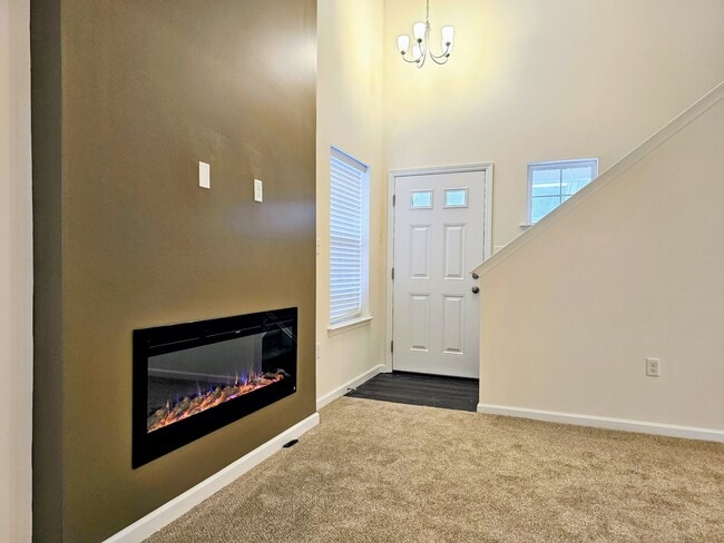 Building Photo - 24 Howard Dr