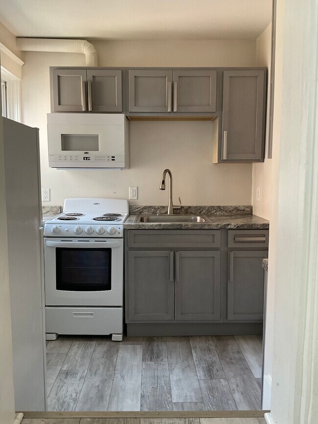 Building Photo - 55 South 6th Street, Unit 2FL F