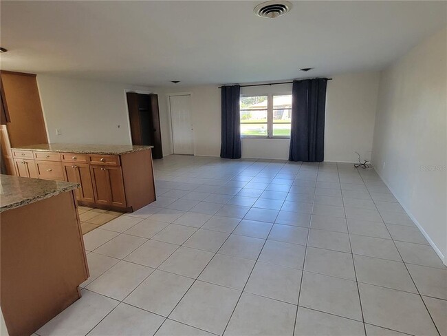 Building Photo - 612 Porpoise Rd