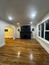 Building Photo - 2256 Tuxedo St