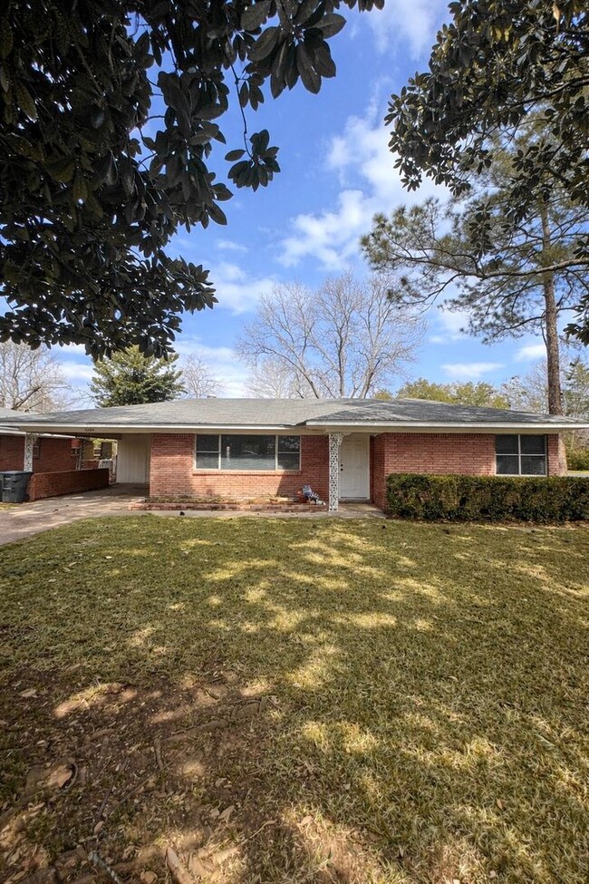 Building Photo - 2425 Ashland Ave