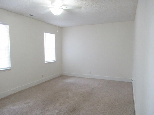 Foto del edificio - 970 Jessamine Trail