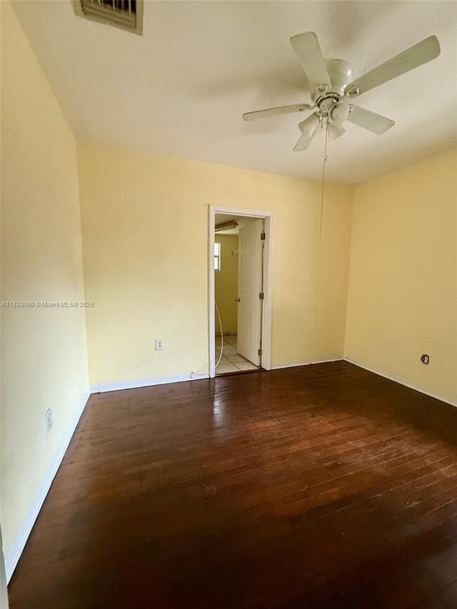 Building Photo - 6731 S Waterway Dr