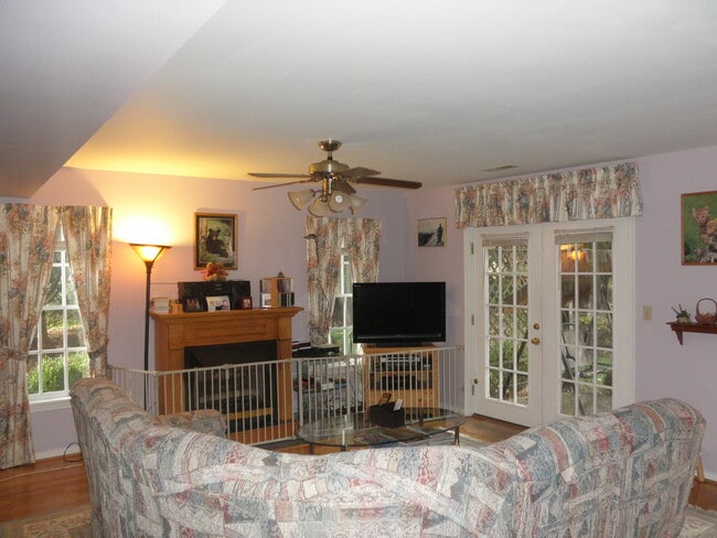 Building Photo - 1556 Stoney Creek Dr