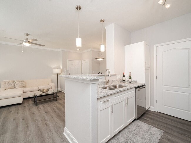 Pendant Lighting - Brentmoor Apartments