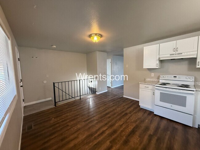 Foto del edificio - 2318-2320 E Dalke Ave