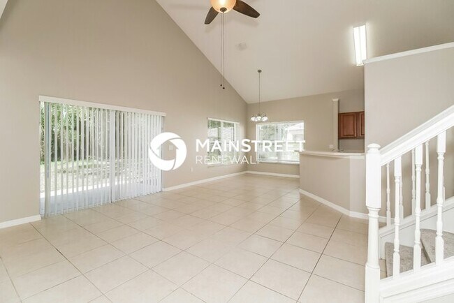 Building Photo - 4 Bedroom Pet-Friendly Home in Lakeland, FL with Main Street Renewal