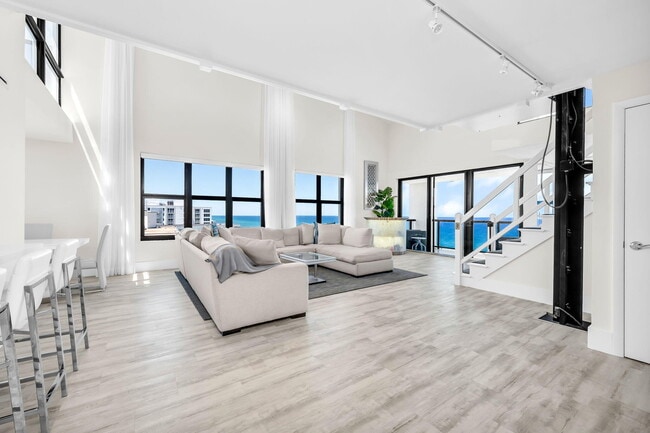 Building Photo - 3115 S Ocean Blvd